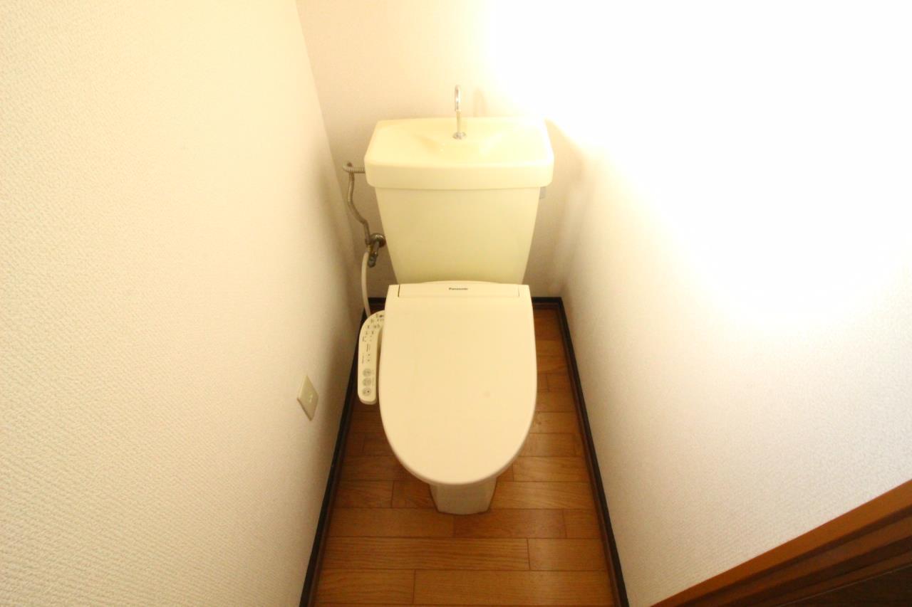 【小美玉市野田のアパートのトイレ】