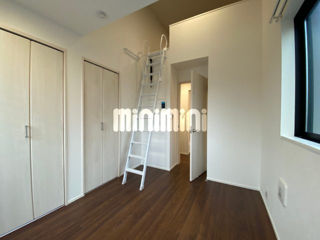 居室・リビング　同建物　他号室