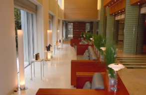 エントランス　エントランスホール