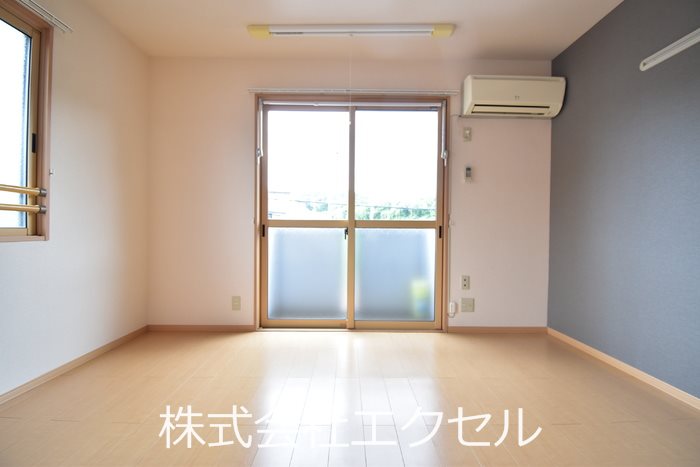 居室・リビング　同階別室の物です。