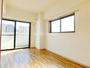 居室・リビング　南東向きの角部屋で陽当り・通風良好です♪