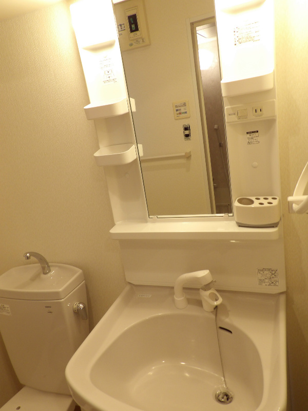 洗面設備　忙しい朝には欠かせない洗面所です