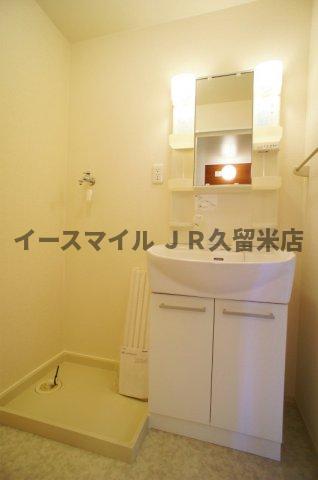 洗面設備　脱衣スペースもあります