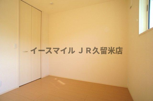 その他部屋・スペース　開放的な寝室です