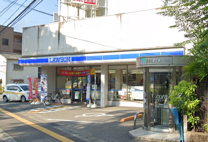 コンビニ　ローソン高知秦南町1丁目店（コンビニ）まで726m