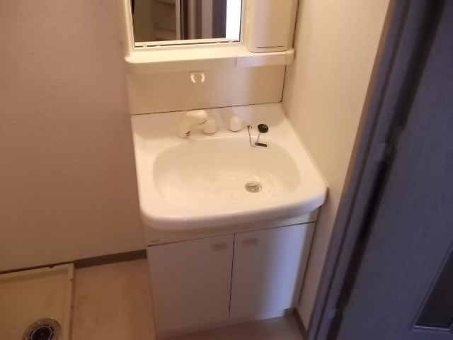 【札幌市東区本町二条のマンションの洗面設備】