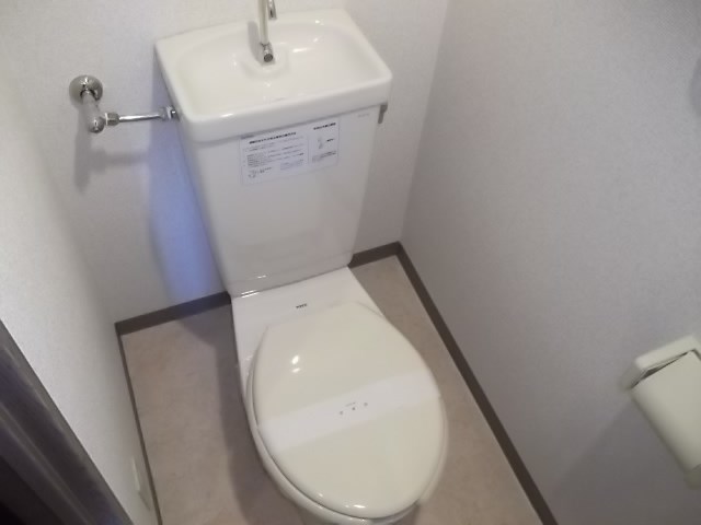 【札幌市東区本町二条のマンションのトイレ】
