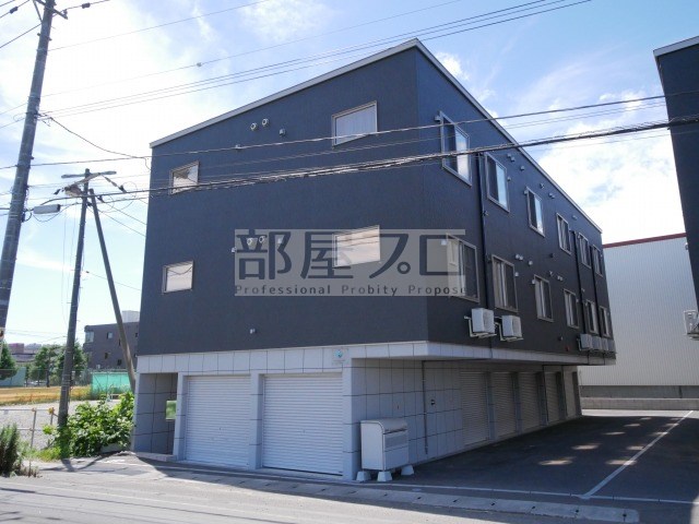 札幌市西区発寒九条のアパートの建物外観