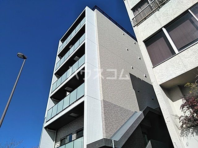 横浜ケイ・ワイビルの建物外観