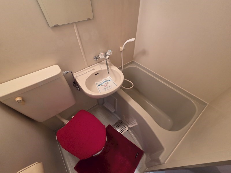 バス・シャワールーム　モデルルームにつき、入居時家具撤去