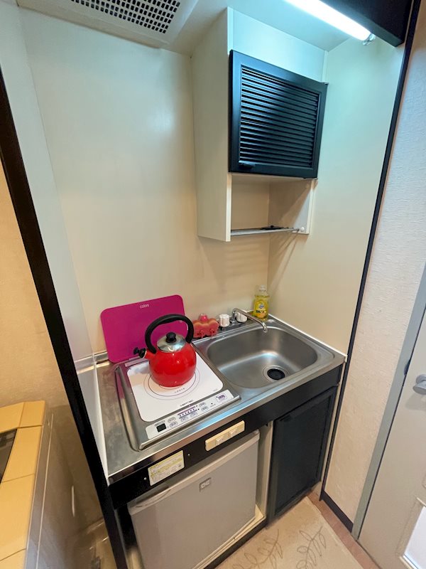 キッチン　モデルルームにつき、入居時家具撤去