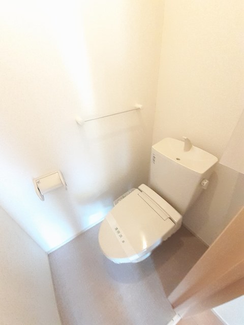 【岡山市南区迫川のアパートのトイレ】