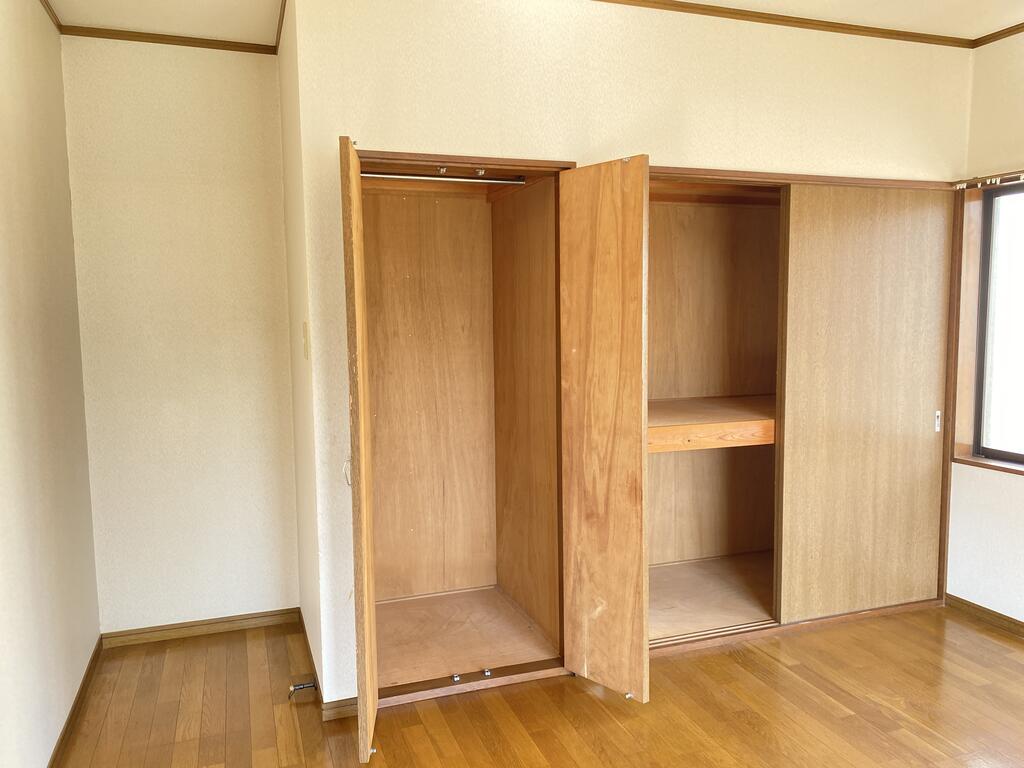 収納　原状回復前の写真です