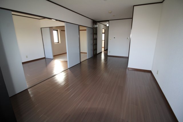 居室・リビング　別室の写真使用