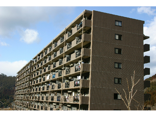 姫路市安富町長野のマンションの建物外観