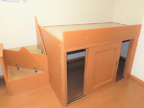 収納　ベッド下、階段下は大容量収納！