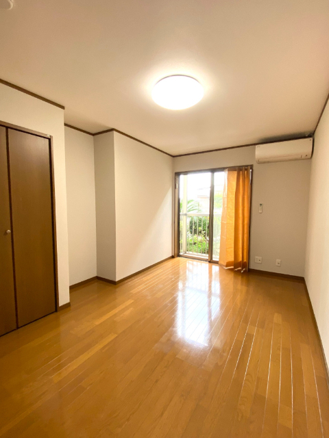 居室・リビング　※別部屋参考写真