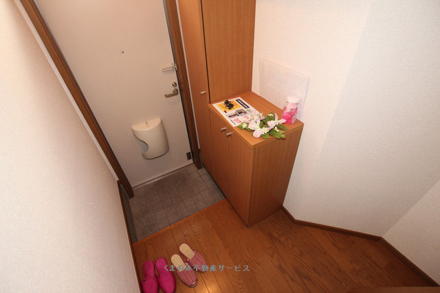 玄関　シンプルで使いやすい玄関です レアレアK2　201号室　平成