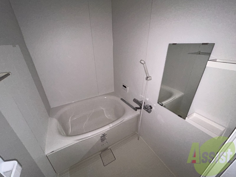 バス・シャワールーム　浴室も十分な広さがあり、ゆったりとくつろげます。