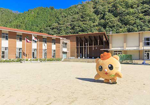 小学校　安芸太田町立戸河内小学校（小学校）まで1465m