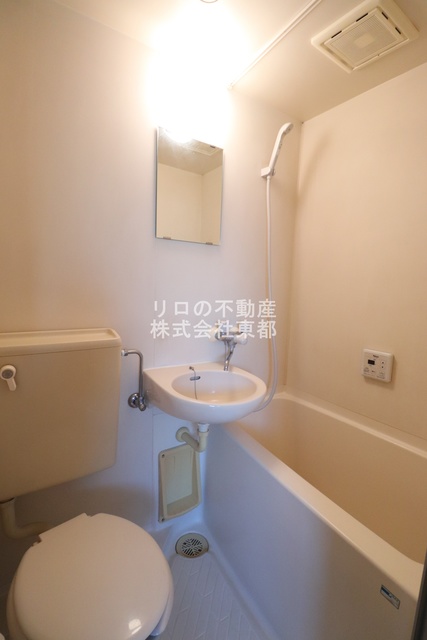 バス・シャワールーム　バストイレが一緒になってるとお掃除がしやすいです♪