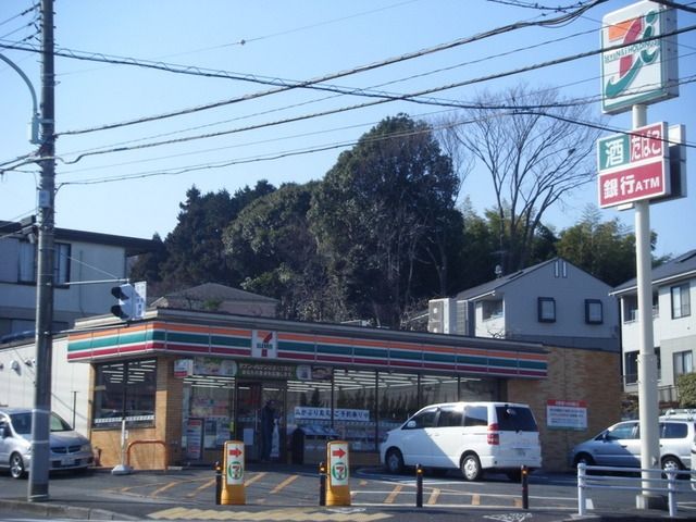 コンビニ　セブンイレブン（コンビニ）まで331m