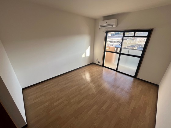 居室・リビング　※別部屋の写真です