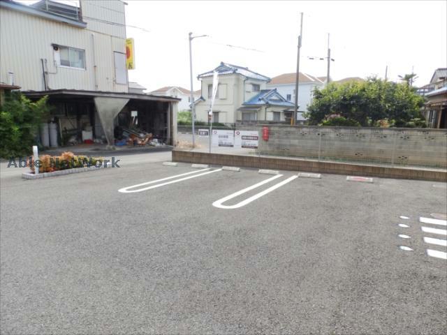 【古河市古河のアパートの駐車場】