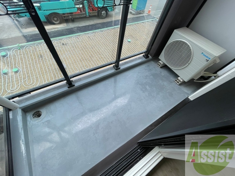 バルコニー　バルコニーです。洗濯物を干すもよし、一息つくもよしですね。