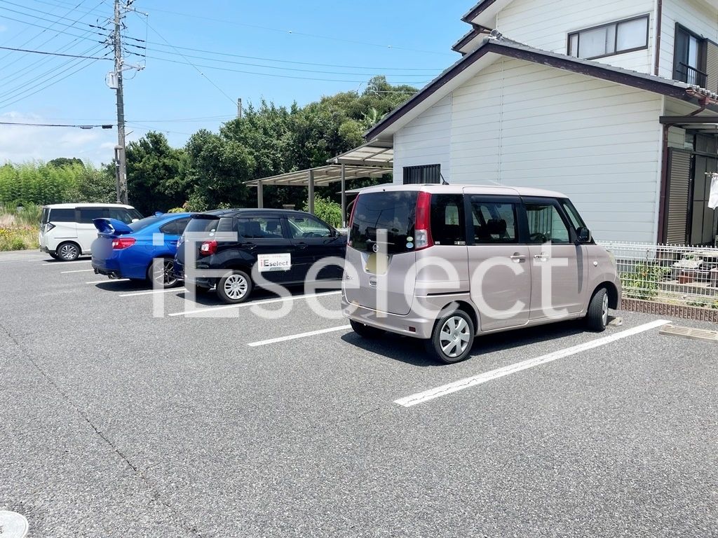 駐車場　敷地内駐車場も募集中です！