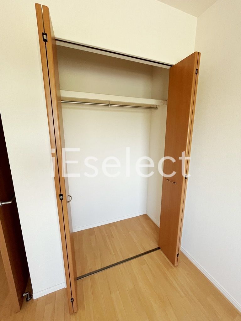 収納　洋服もかけられるクローゼット♪