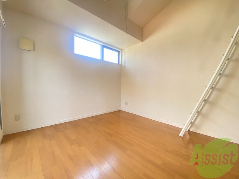 居室・リビング　洋室の写真を撮影しました。明るい印象を受けますね。