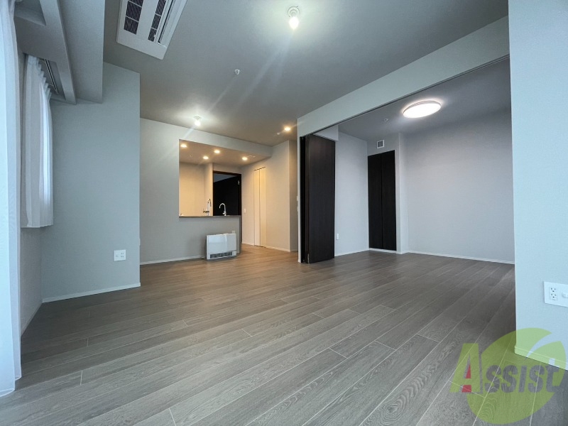 居室・リビング　広くてきれいなリビングです！快適に過ごせそうですね。