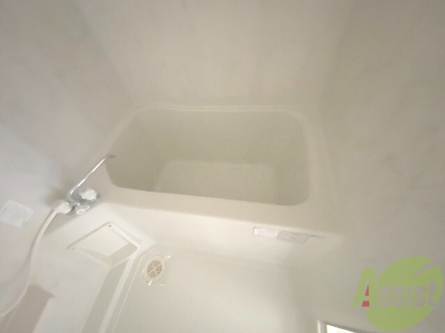 バス・シャワールーム　シンプルで使い勝手が良さそうなお風呂ですね。