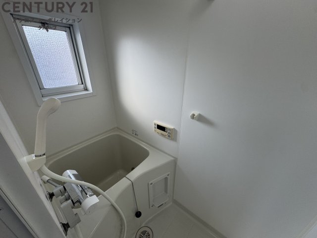 バス・シャワールーム　窓があるので換気が楽々！