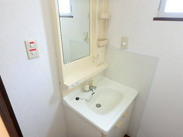 洗面設備　独立洗面台がついてます。