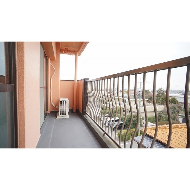 バルコニー　バルコニー（同仕様タイプ）