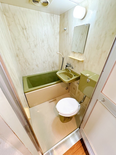 バス・シャワールーム