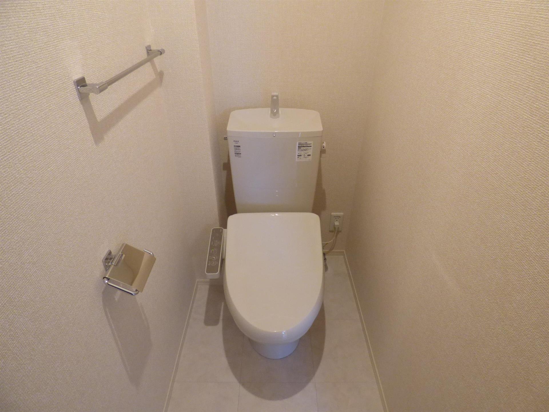 トイレ　温水洗浄便座