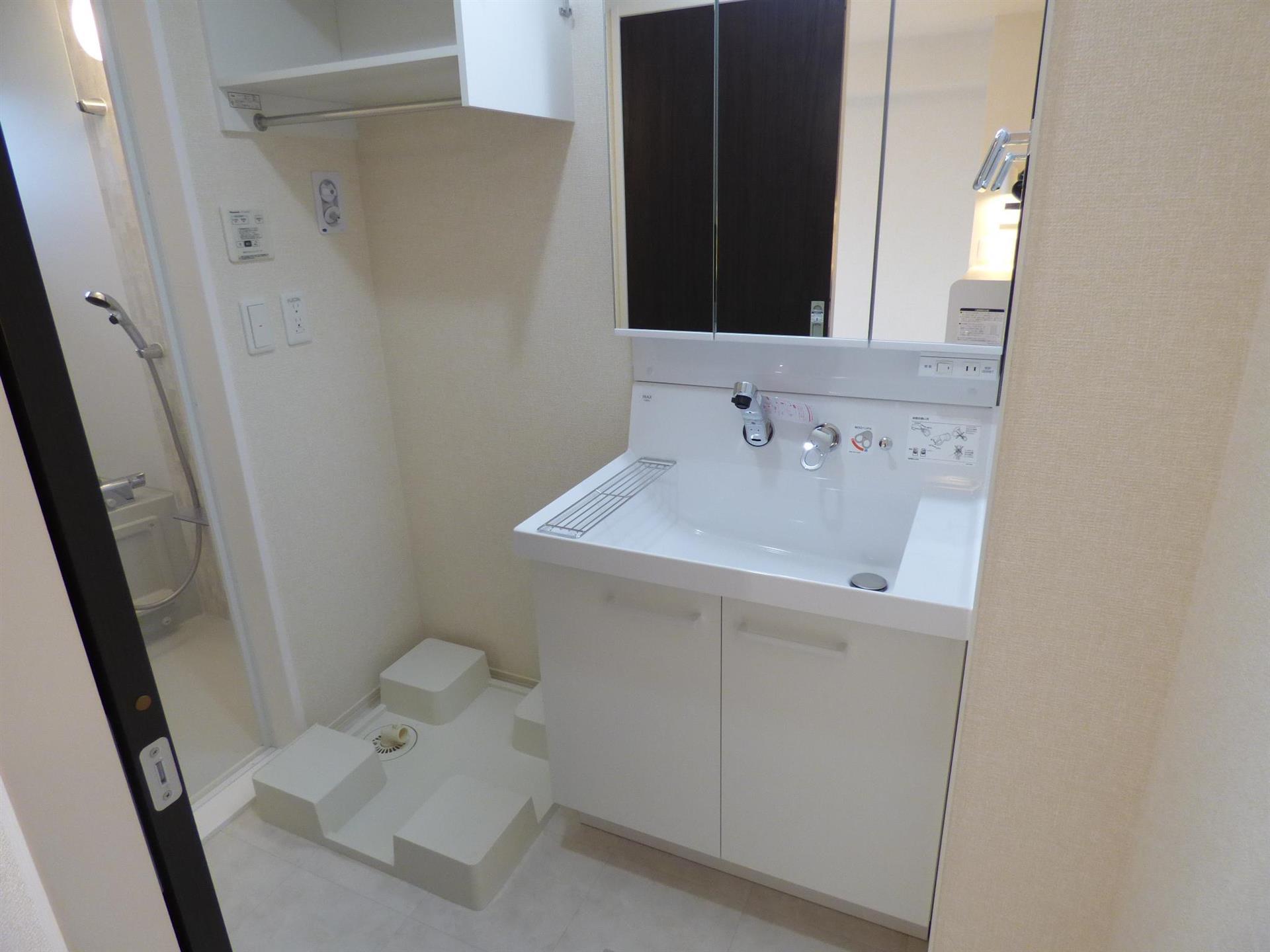 洗面設備　洗濯機置場・洗面化粧台