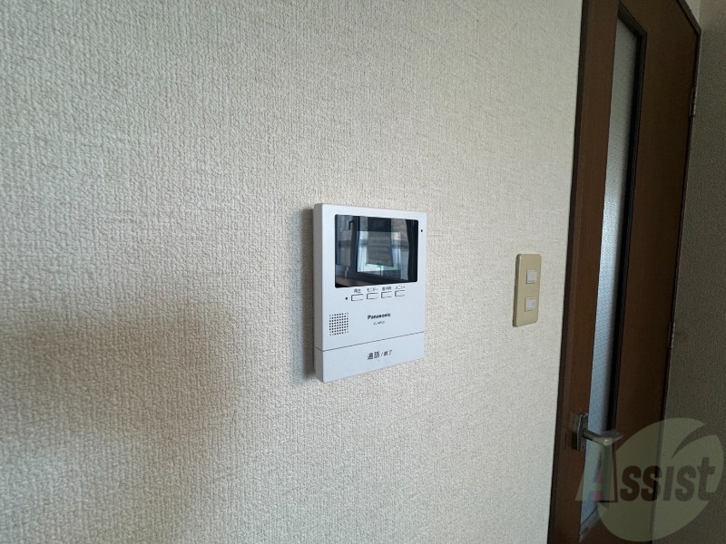 セキュリティ　ＴＶモニター付インターホンです。来客者の顔が見えるので安心！