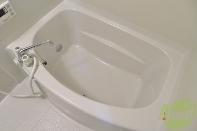 バス・シャワールーム　お風呂はゆったり浸かれる広さでした。