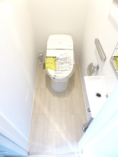 トイレ　※別部屋の参考写真です。