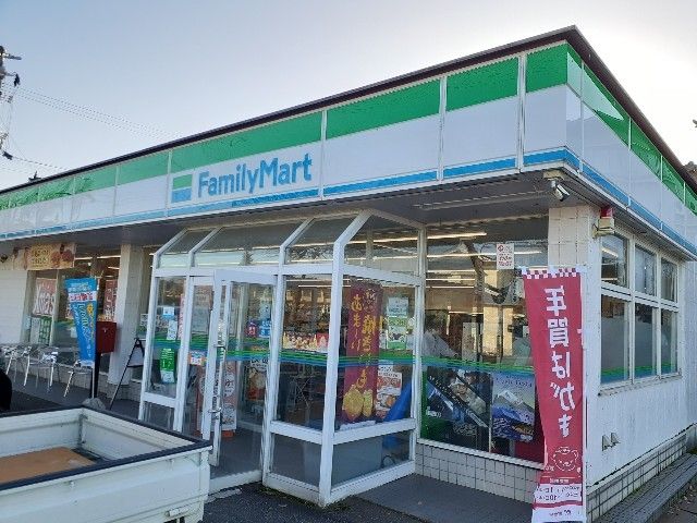 コンビニ　ファミリーマート富山八尾町店（コンビニ）まで500m