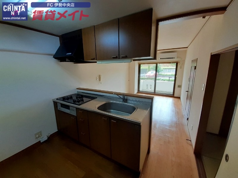 キッチン　同物件別部屋のお写真です。