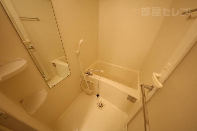 バス・シャワールーム　綺麗で清潔な空間です。（別号室イメージ写真）