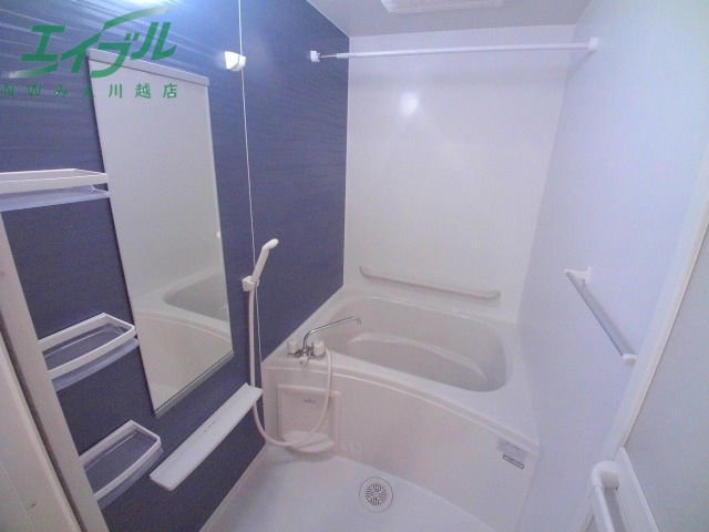 バス・シャワールーム　同物件別室の画像です