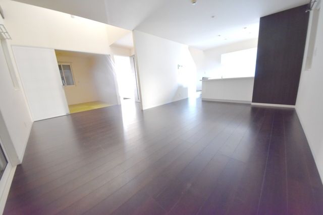 居室・リビング　★広々とした開放的なリビング★