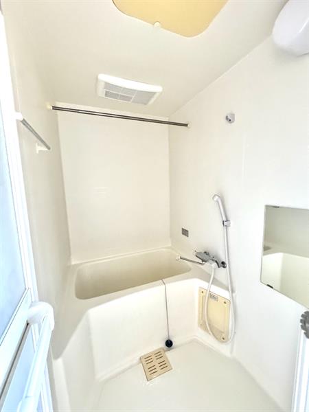 バス・シャワールーム　寒い日も雨の日もうれしい浴室乾燥機