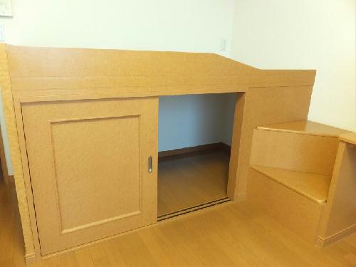 その他部屋・スペース　ベット下大型収納付き